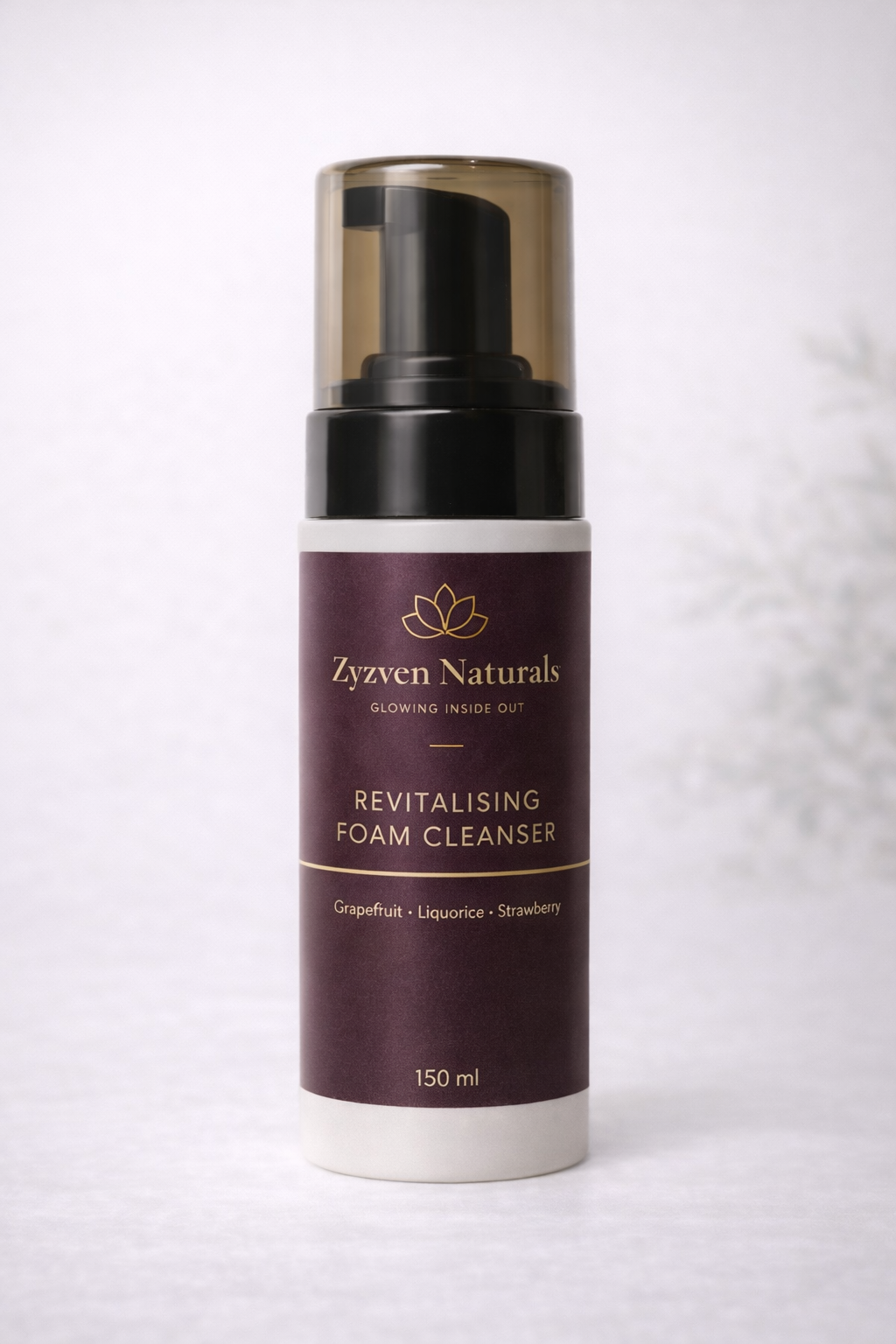 Zyzven Naturals Revitalising Foam Cleanser Med Grapefrukt, Lakrits & Jordgubb – 150 ml